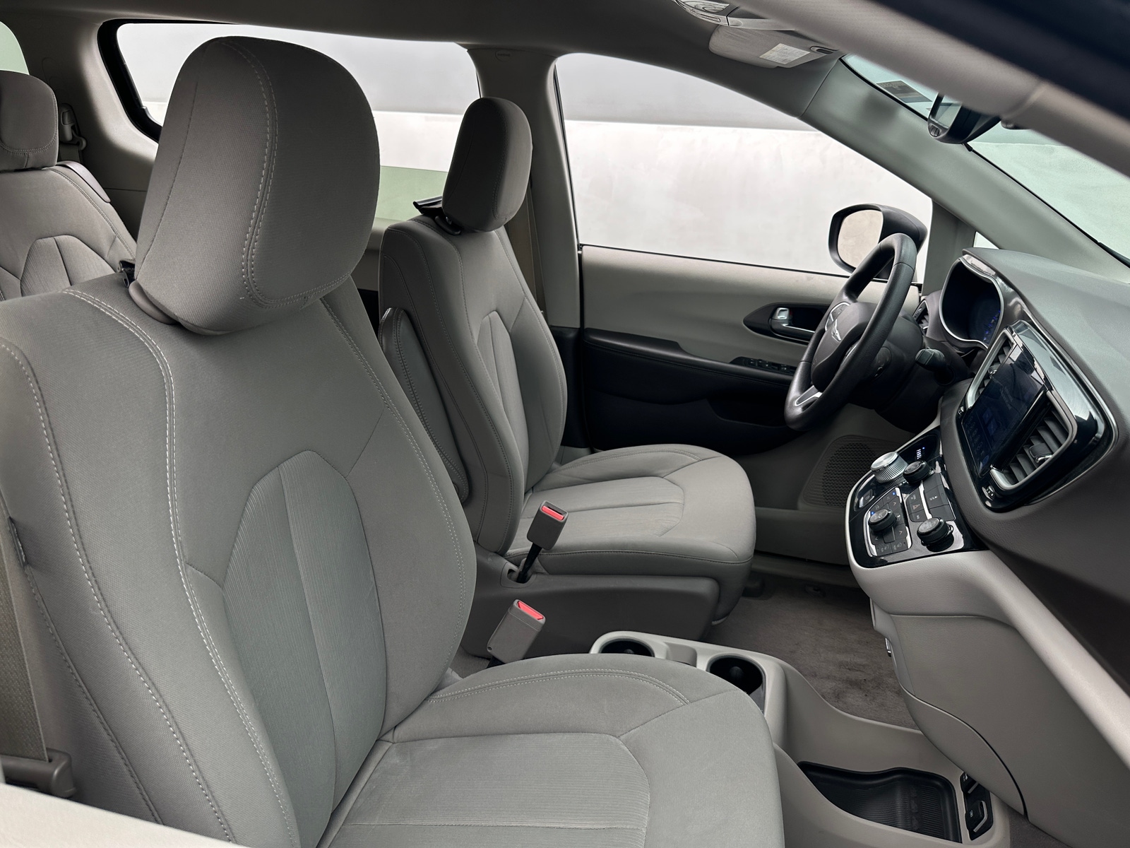 Thumbnail: 2017 Chrysler Pacifica - 2