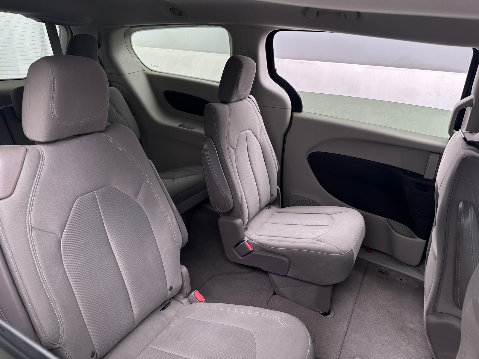 Thumbnail: 2017 Chrysler Pacifica - 6