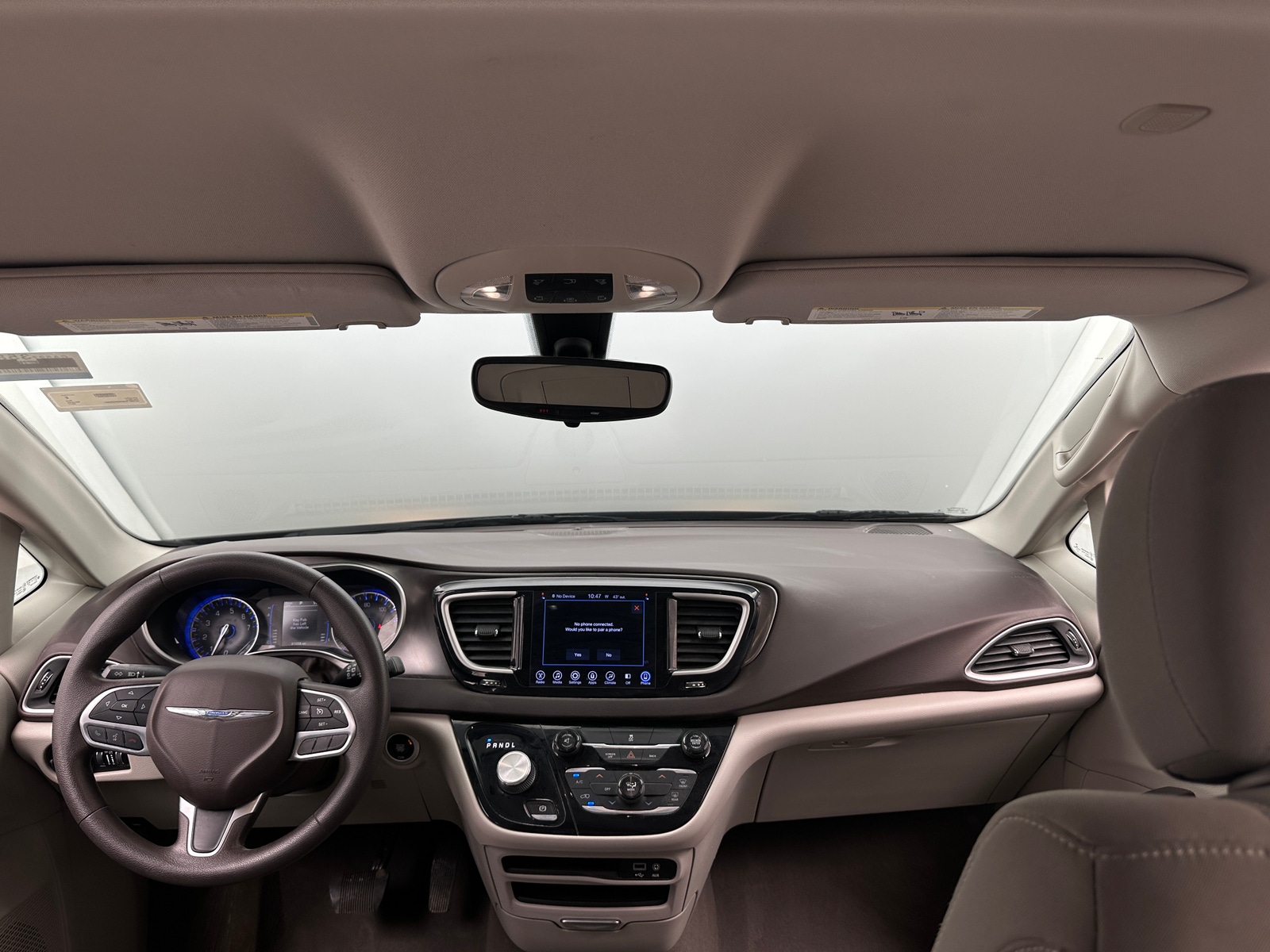 Thumbnail: 2017 Chrysler Pacifica - 3