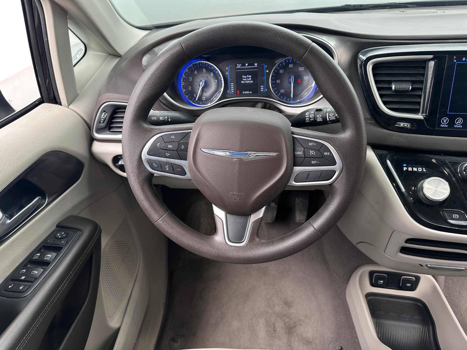 Thumbnail: 2017 Chrysler Pacifica - 5