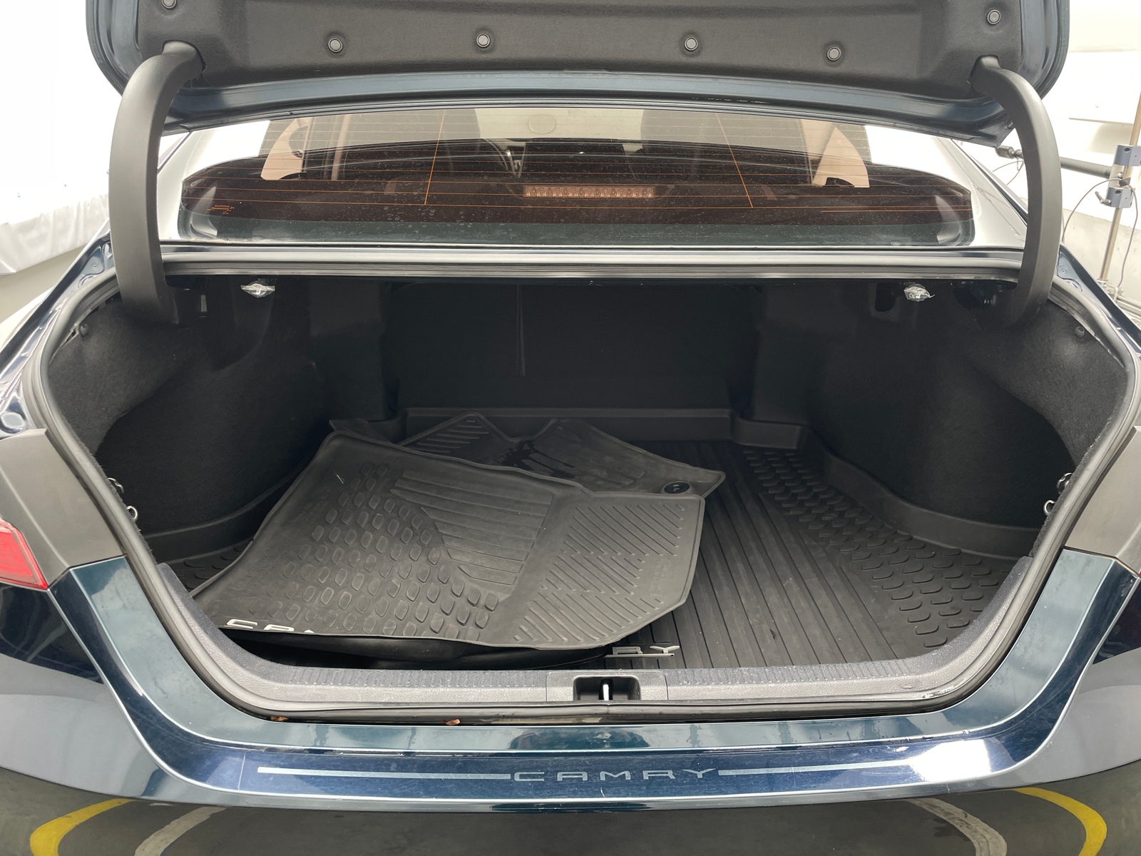 Thumbnail: 2020 Toyota Camry - 6