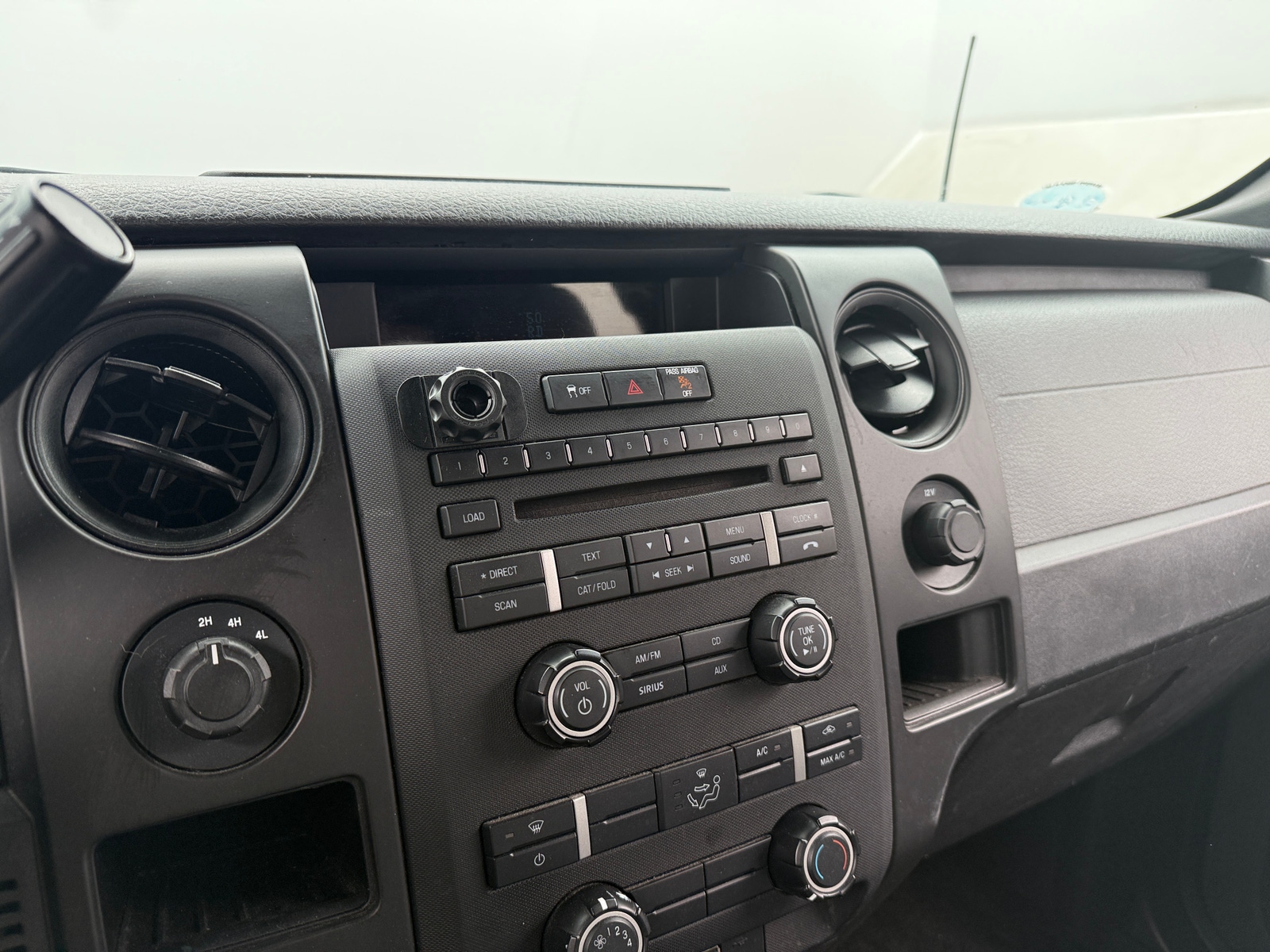 Thumbnail: 2013 Ford Econoline - 4