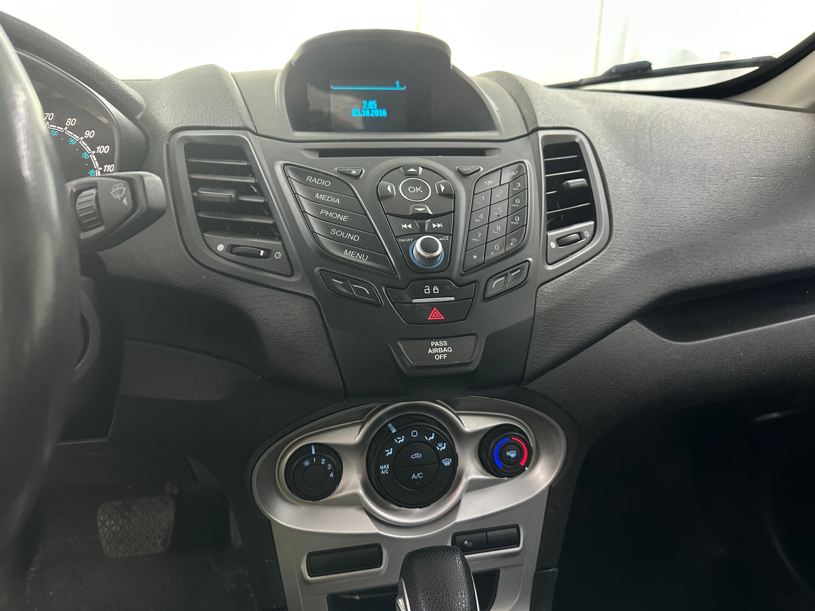 Thumbnail: 2016 Ford Fiesta - 4