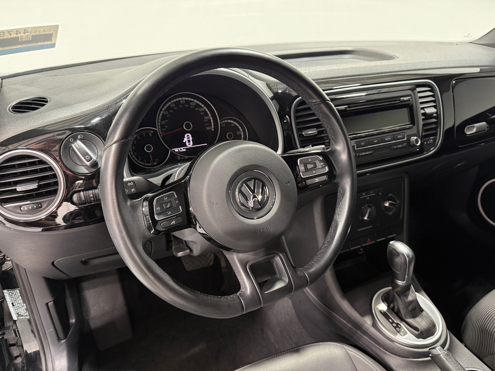 Thumbnail: 2015 Volkswagen Beetle - 4