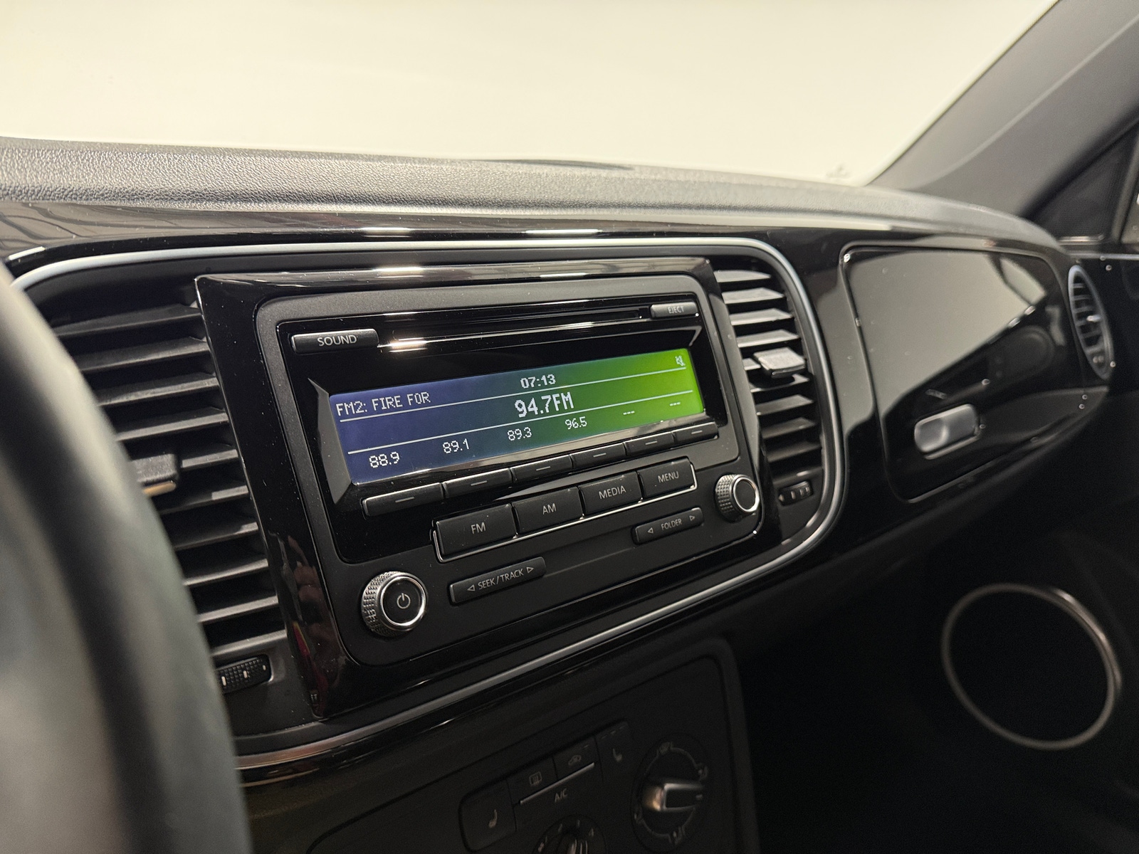 Thumbnail: 2015 Volkswagen Beetle - 3