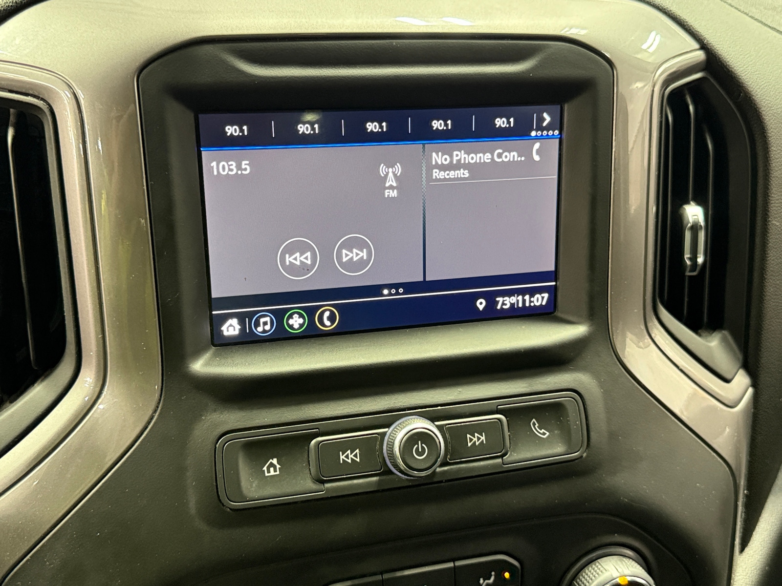 Thumbnail: 2021 Chevrolet Silverado 1500 - 4