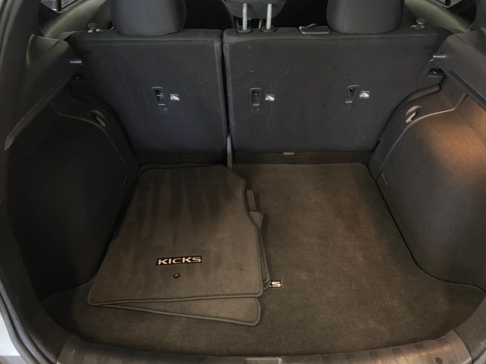 Thumbnail: 2020 Nissan Kicks - 7