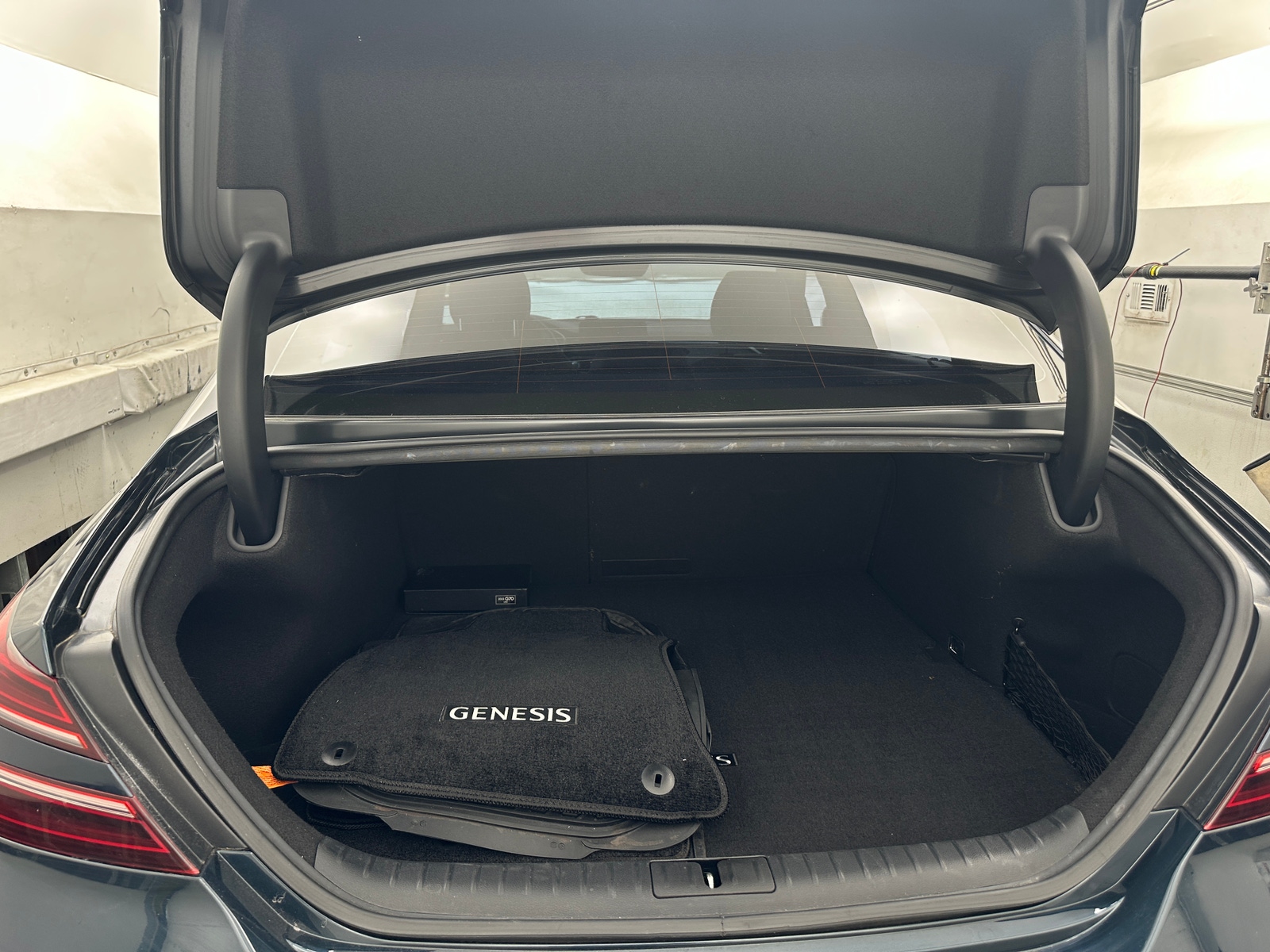 Thumbnail: 2023 Genesis G70 - 6