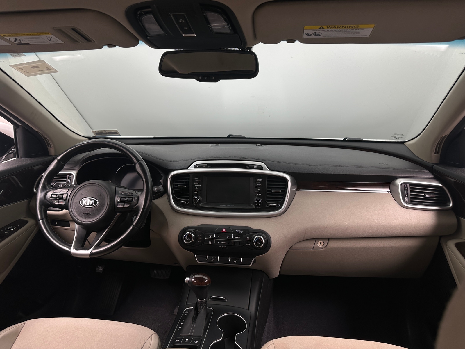 Thumbnail: 2017 Kia Sorento - 3