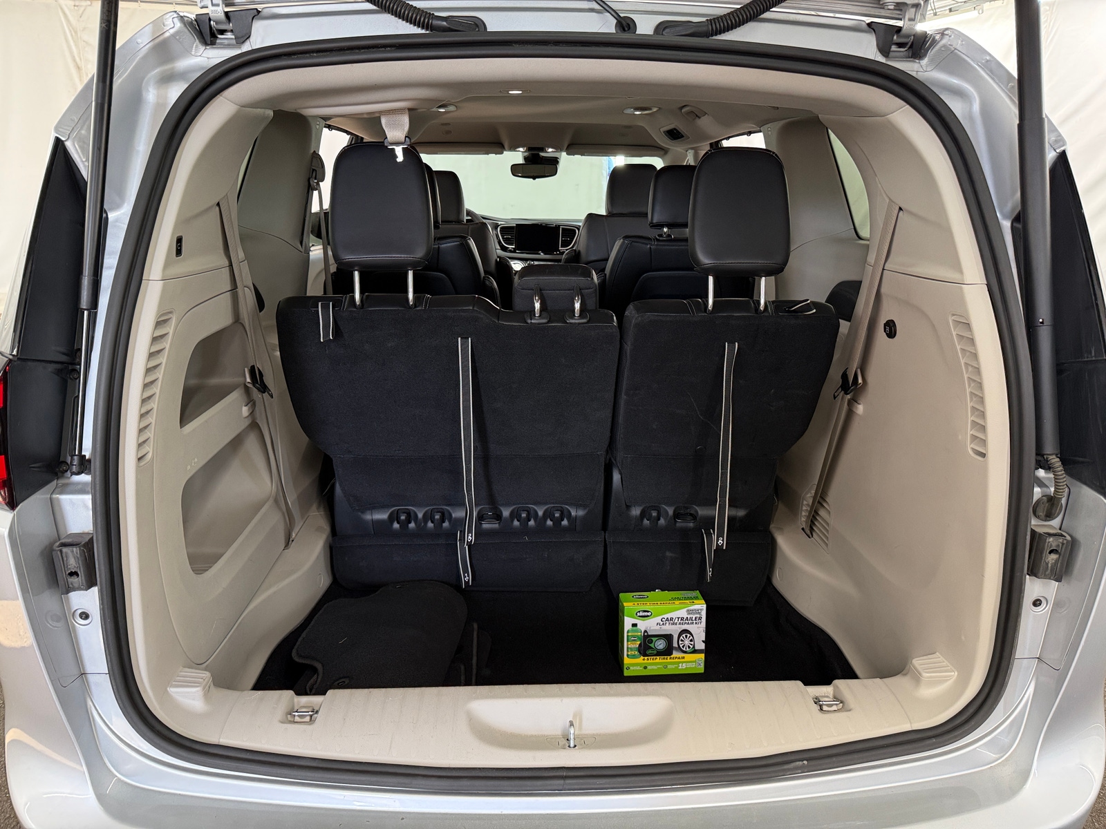 Thumbnail: 2024 Chrysler Pacifica - 6