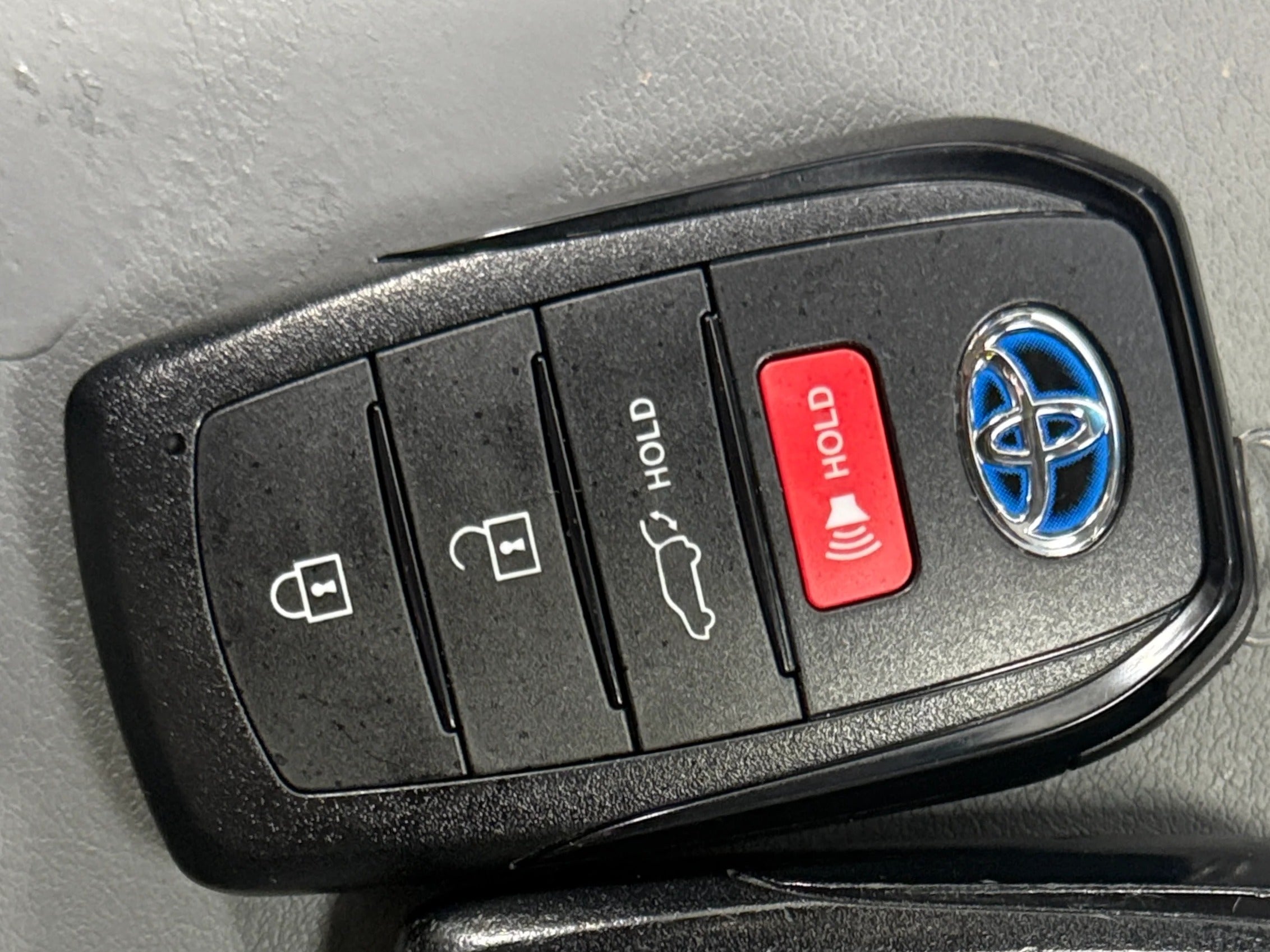 2023 Toyota Venza Limited - Photo 13