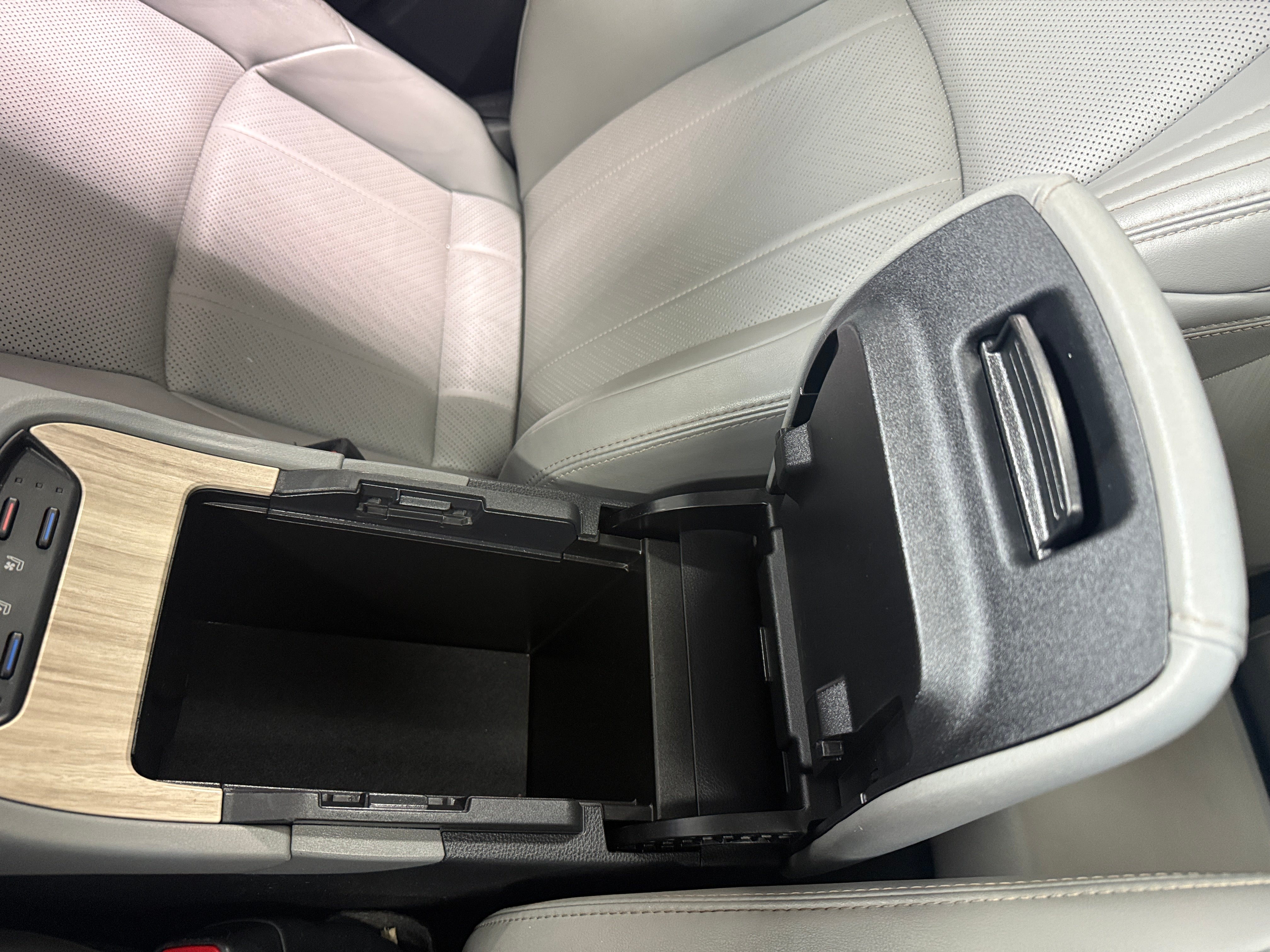 2023 Toyota Venza Limited - Photo 16
