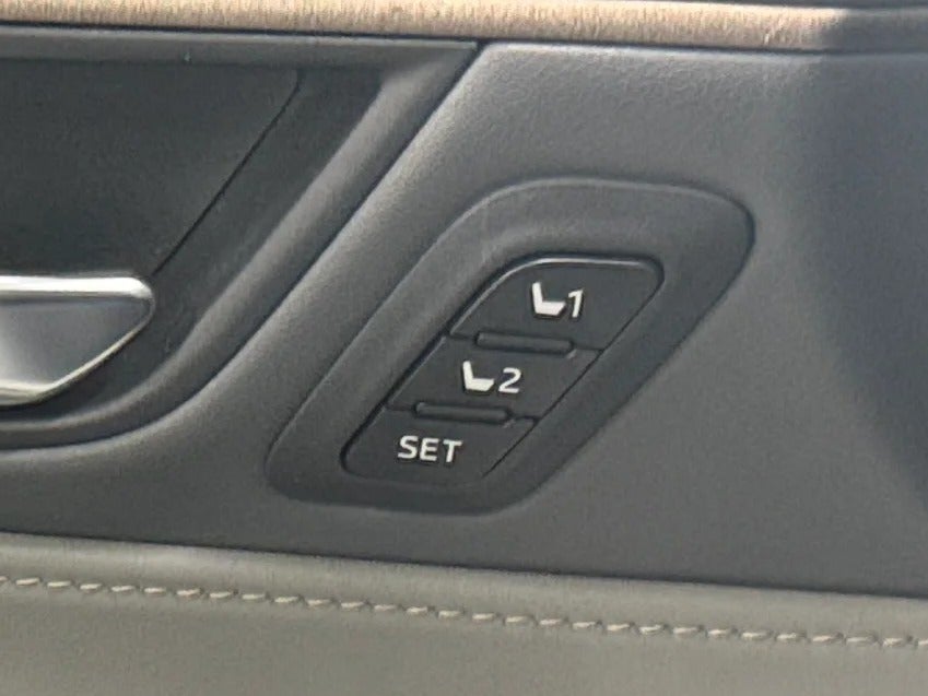 2023 Toyota Venza Limited - Photo 20