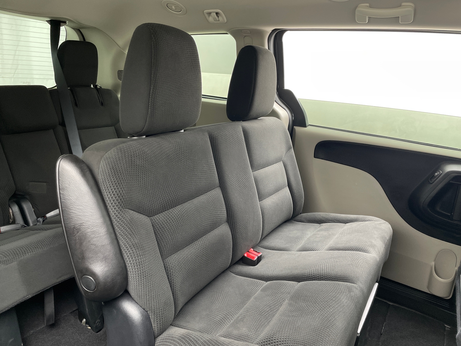 Thumbnail: 2017 Dodge Grand Caravan - 6