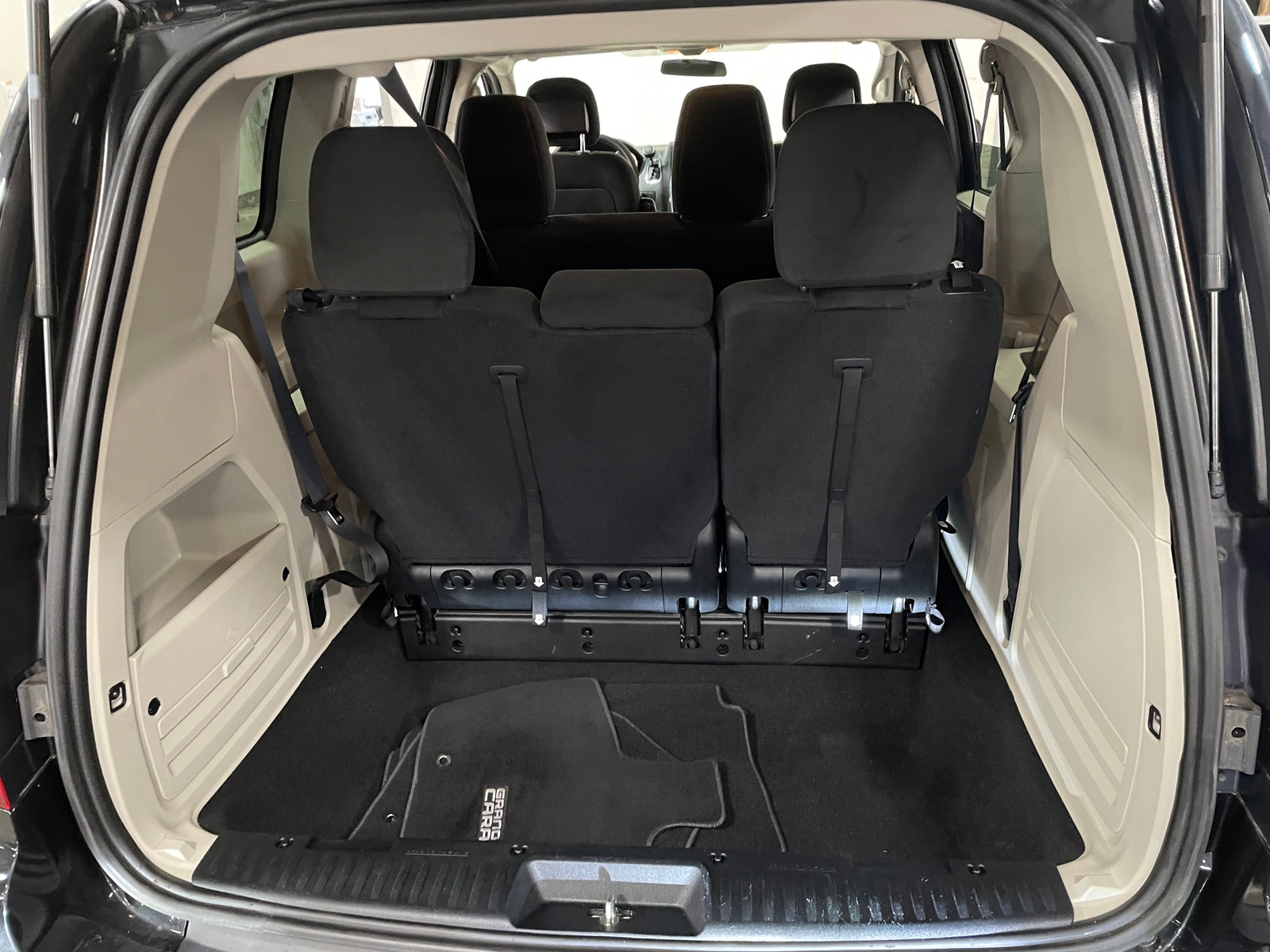 Thumbnail: 2017 Dodge Grand Caravan - 7