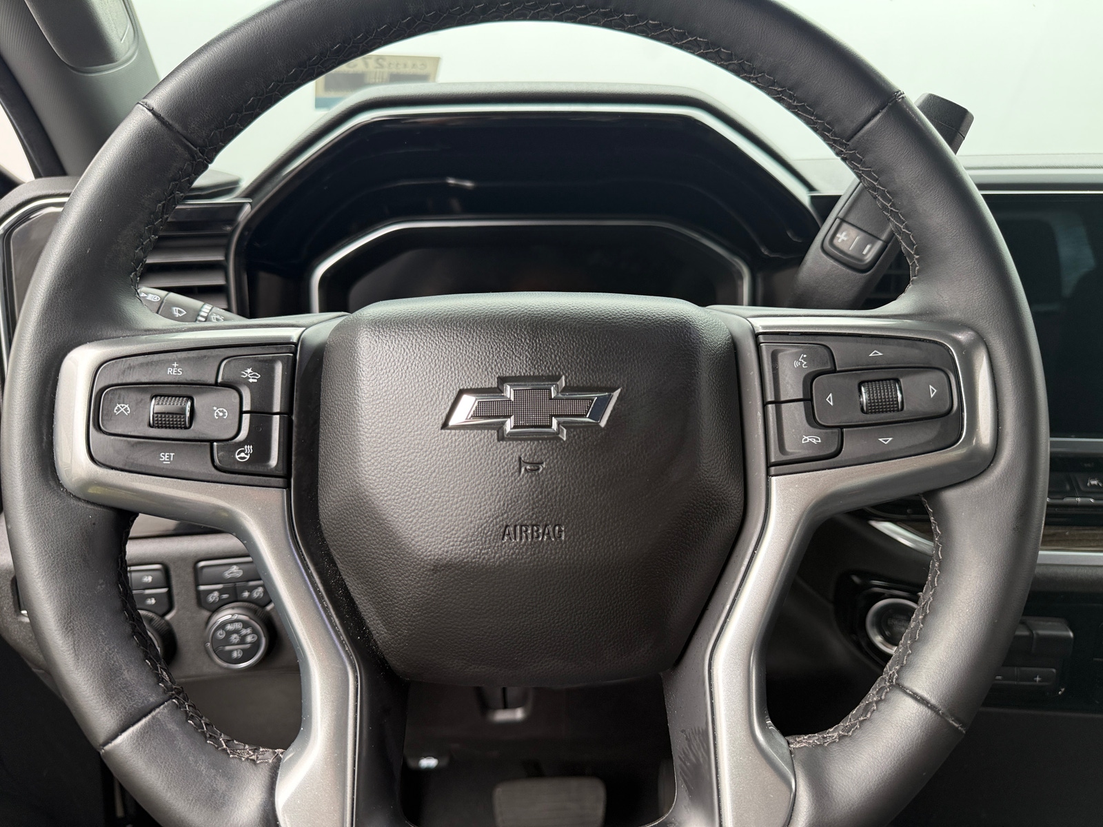 Thumbnail: 2024 Chevrolet Silverado 1500 - 5