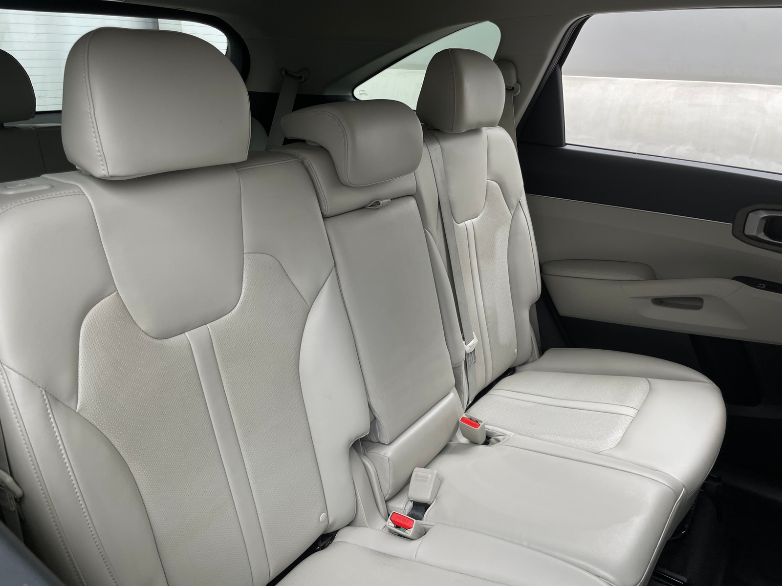 Thumbnail: 2023 Kia Sorento - 5