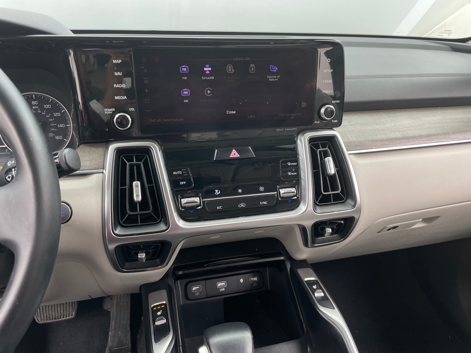 Thumbnail: 2023 Kia Sorento - 3