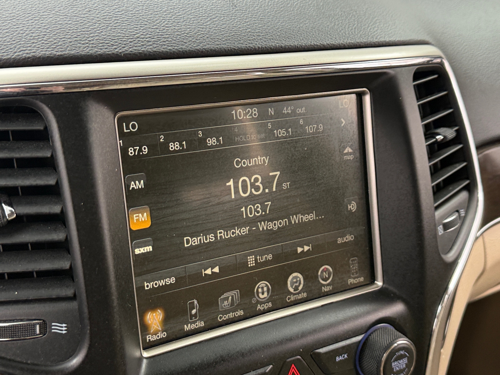 Thumbnail: 2017 Jeep Grand Cherokee - 3