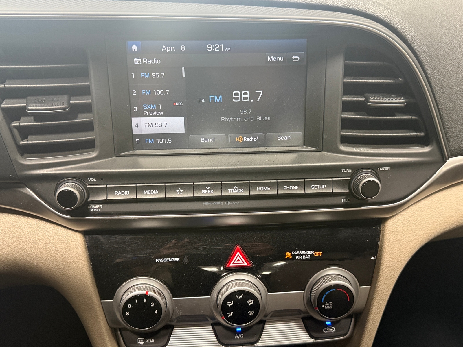 Thumbnail: 2019 Hyundai Elantra - 4