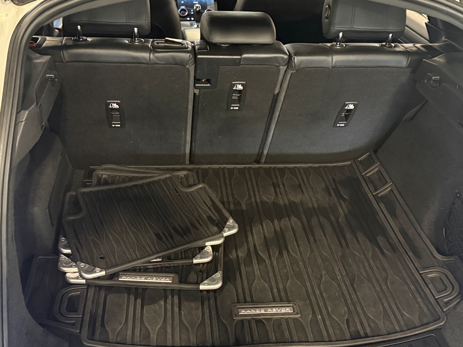 Thumbnail: 2021 Land Rover Range Rover Evoque - 6