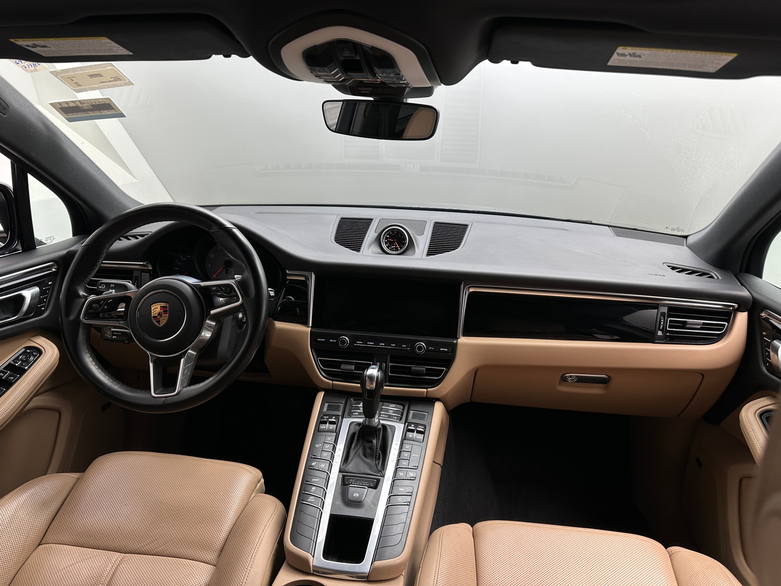 Thumbnail: 2020 Porsche Macan - 2