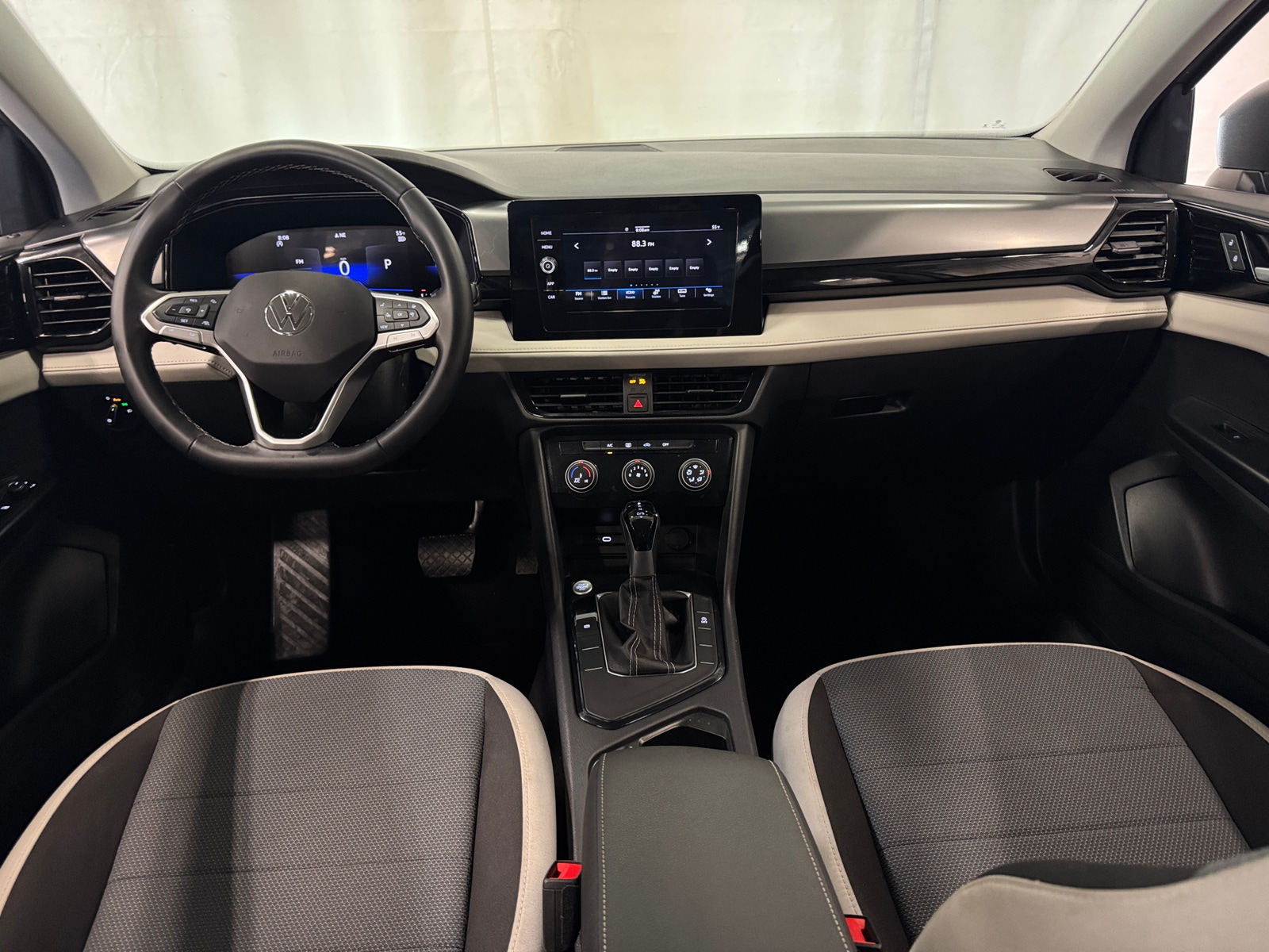 Thumbnail: 2025 Volkswagen Taos - 3