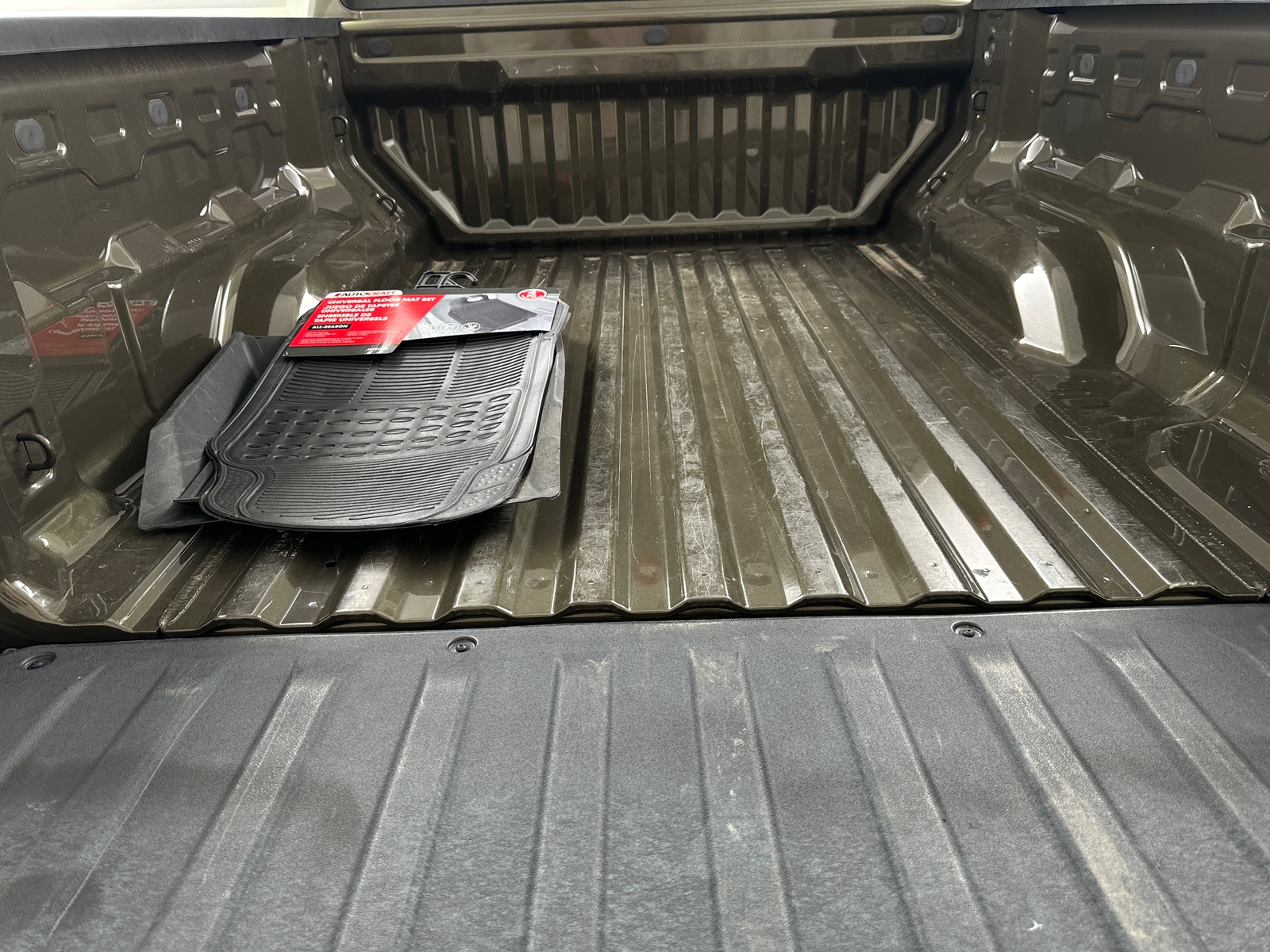 Thumbnail: 2023 Chevrolet Colorado - 7