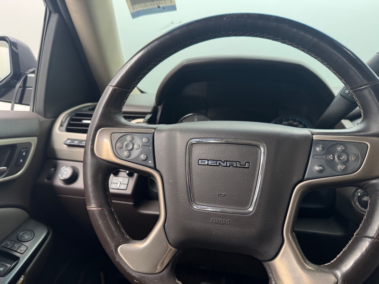 Thumbnail: 2017 GMC Yukon - 4