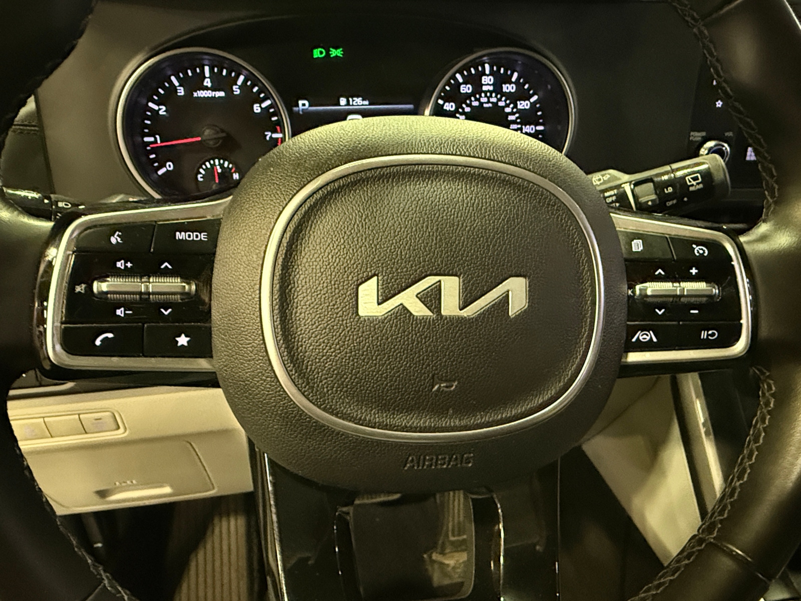 Thumbnail: 2023 Kia Carnival - 4