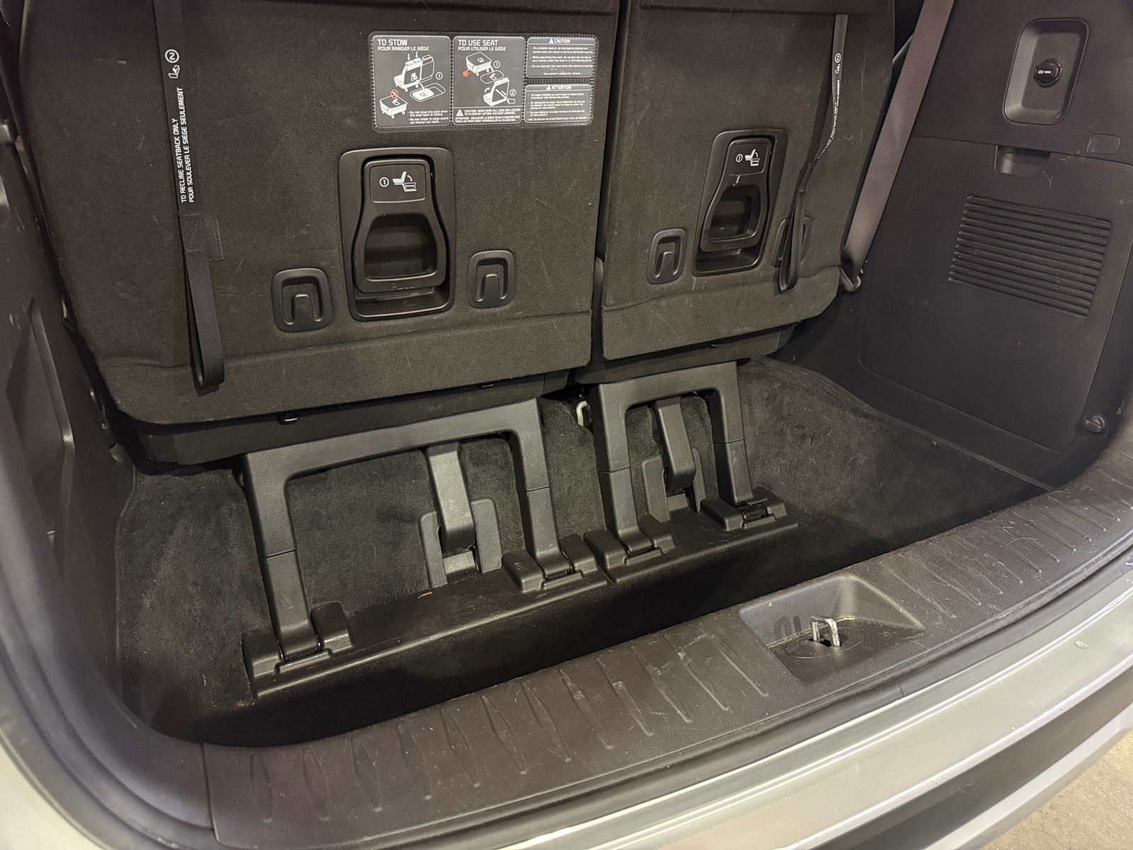Thumbnail: 2023 Kia Carnival - 6