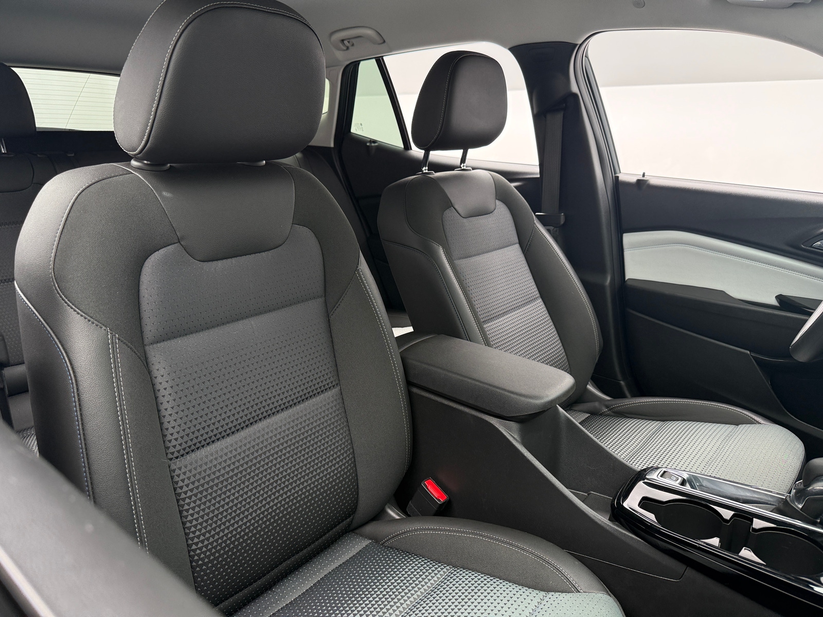 Thumbnail: 2025 Chevrolet Trax - 2