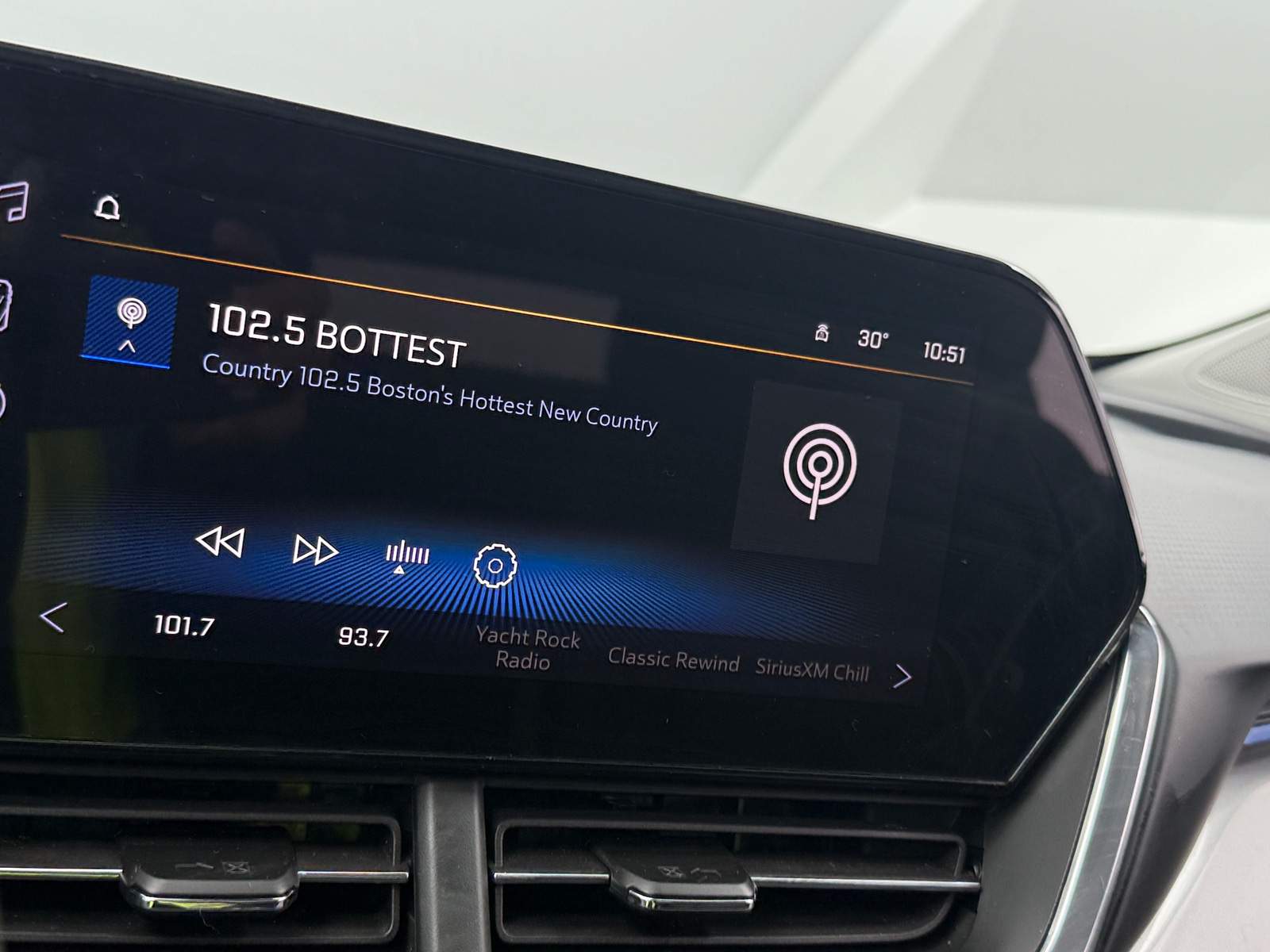 Thumbnail: 2025 Chevrolet Trax - 4