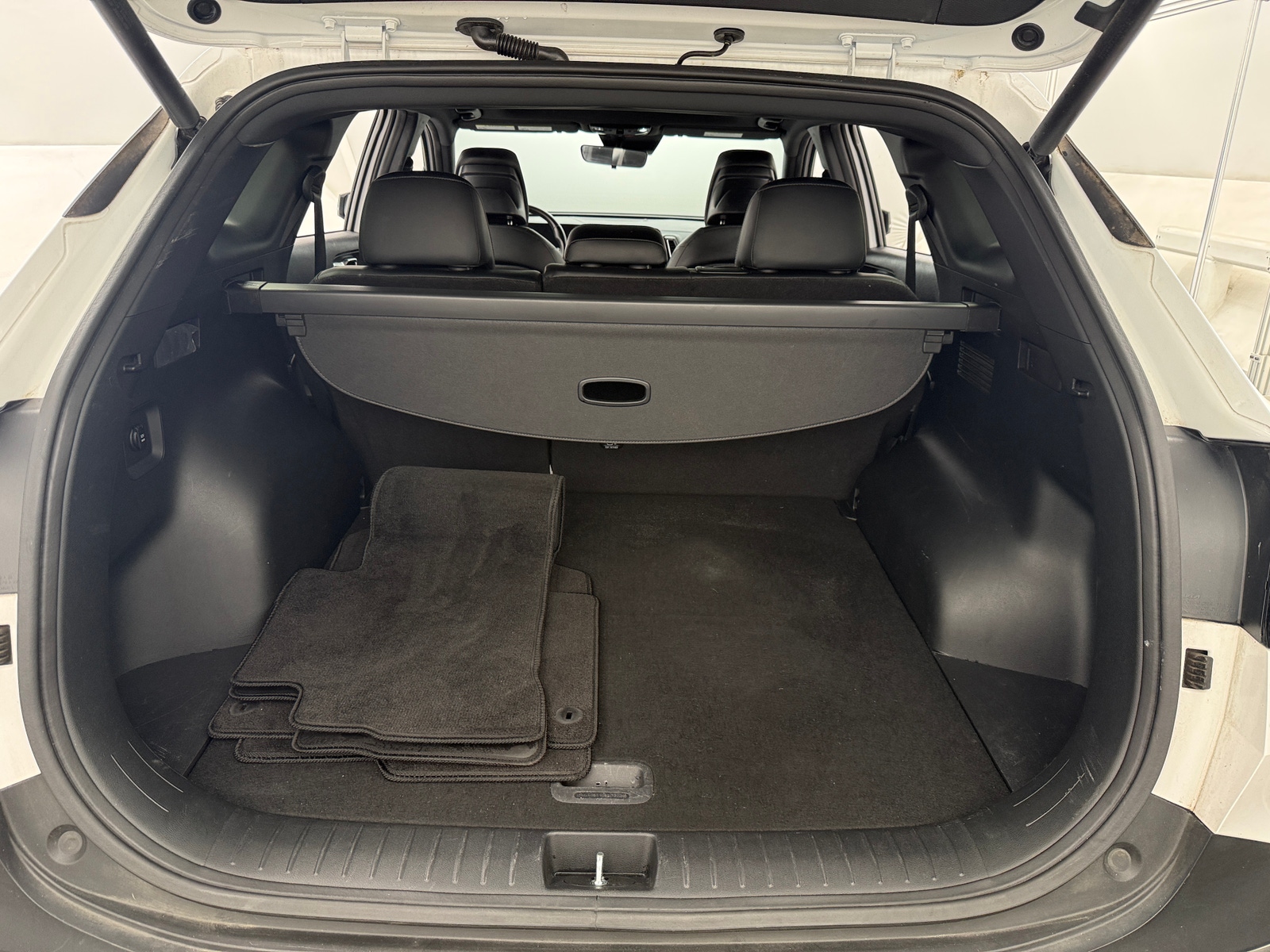 Thumbnail: 2023 Kia Sportage - 6