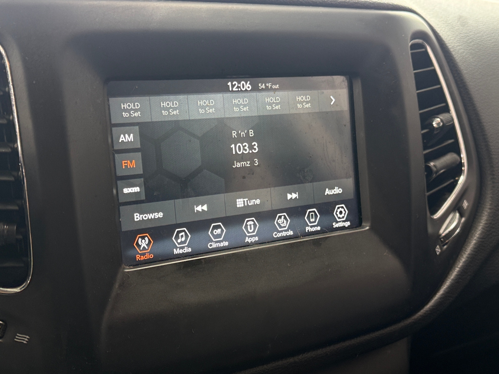 Thumbnail: 2019 Jeep Compass - 3