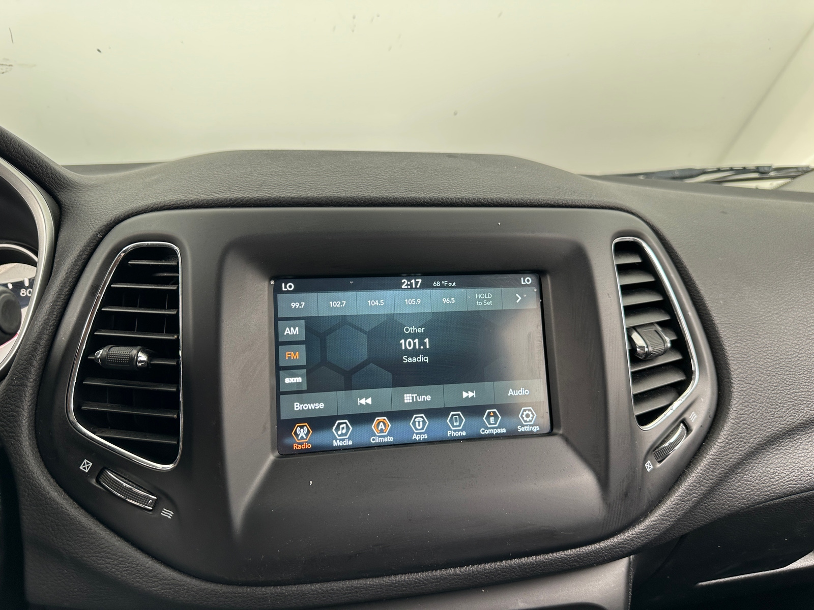 Thumbnail: 2018 Jeep Compass - 4