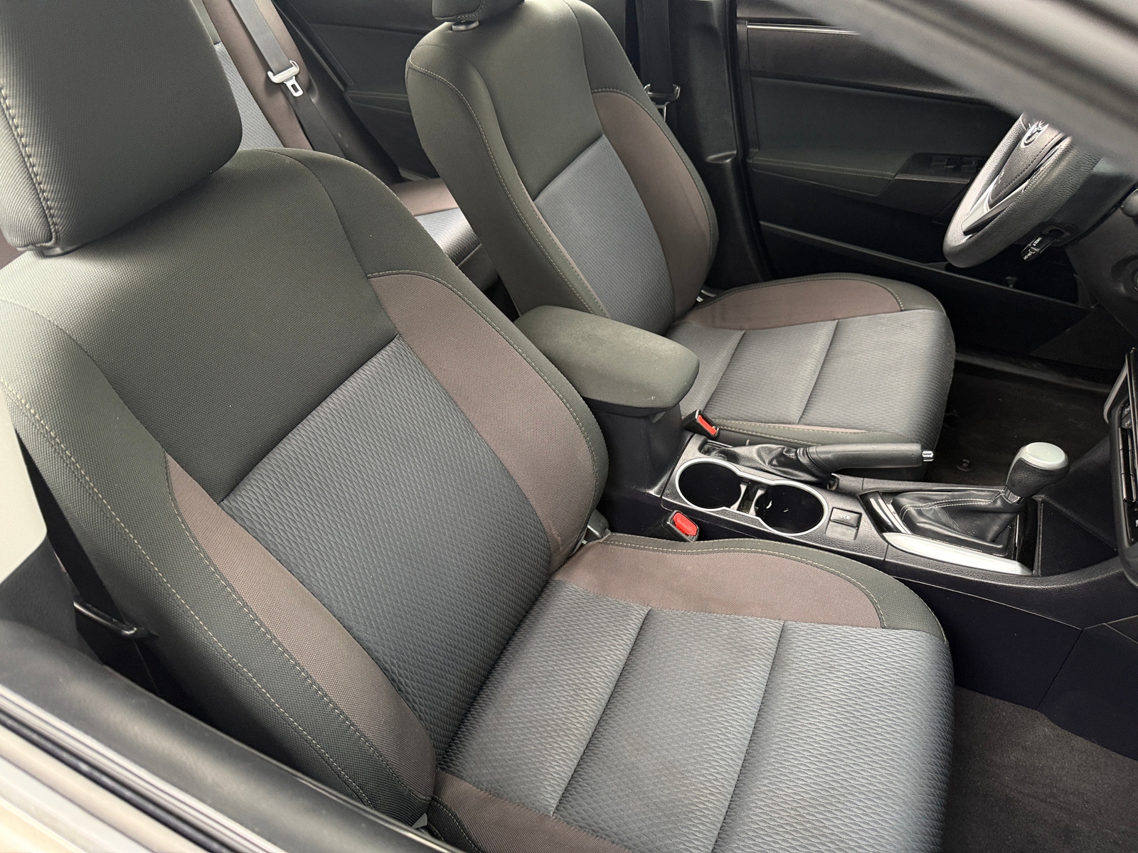 Thumbnail: 2017 Toyota Corolla - 2