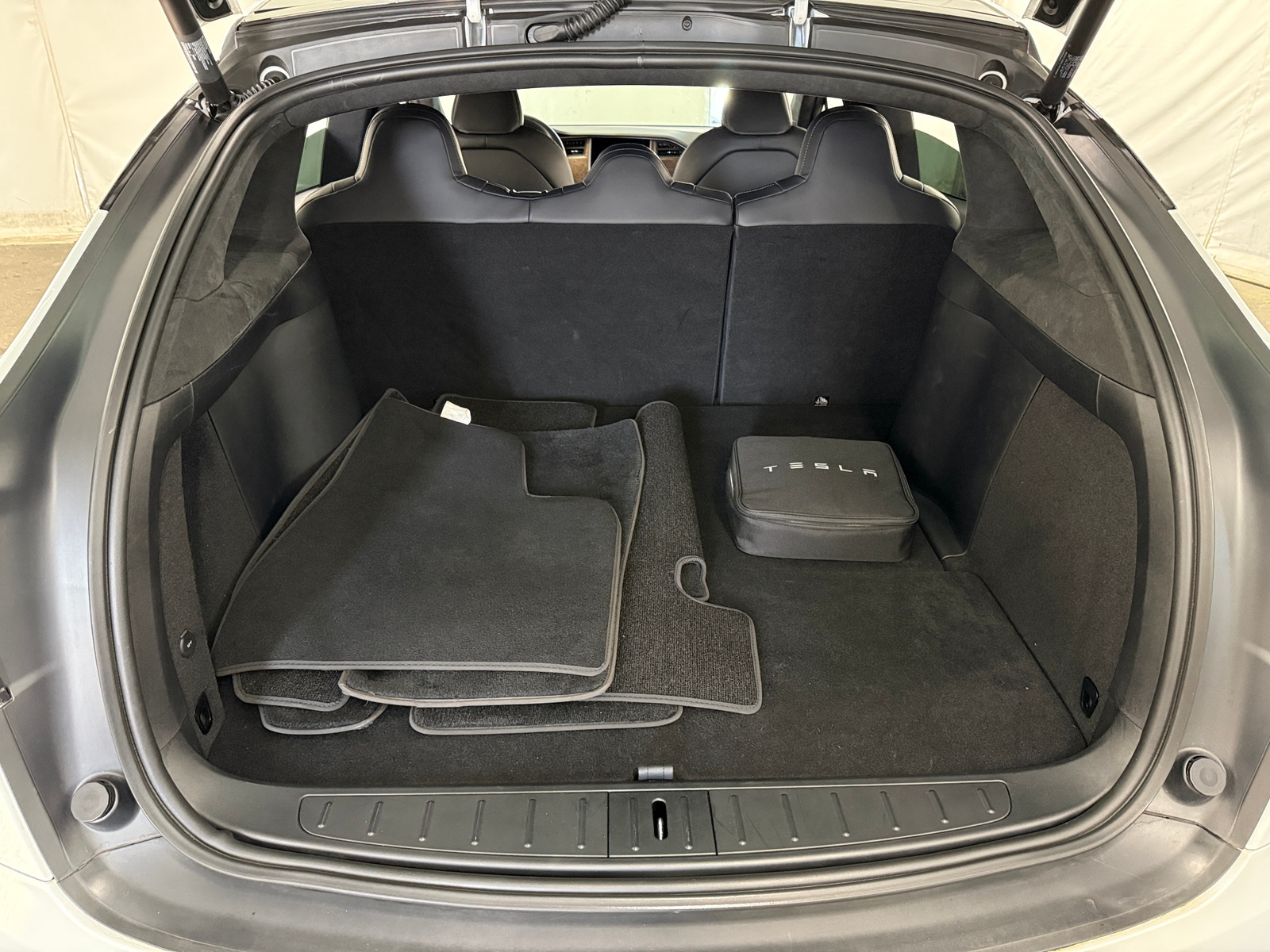 Thumbnail: 2020 Tesla Model X - 6