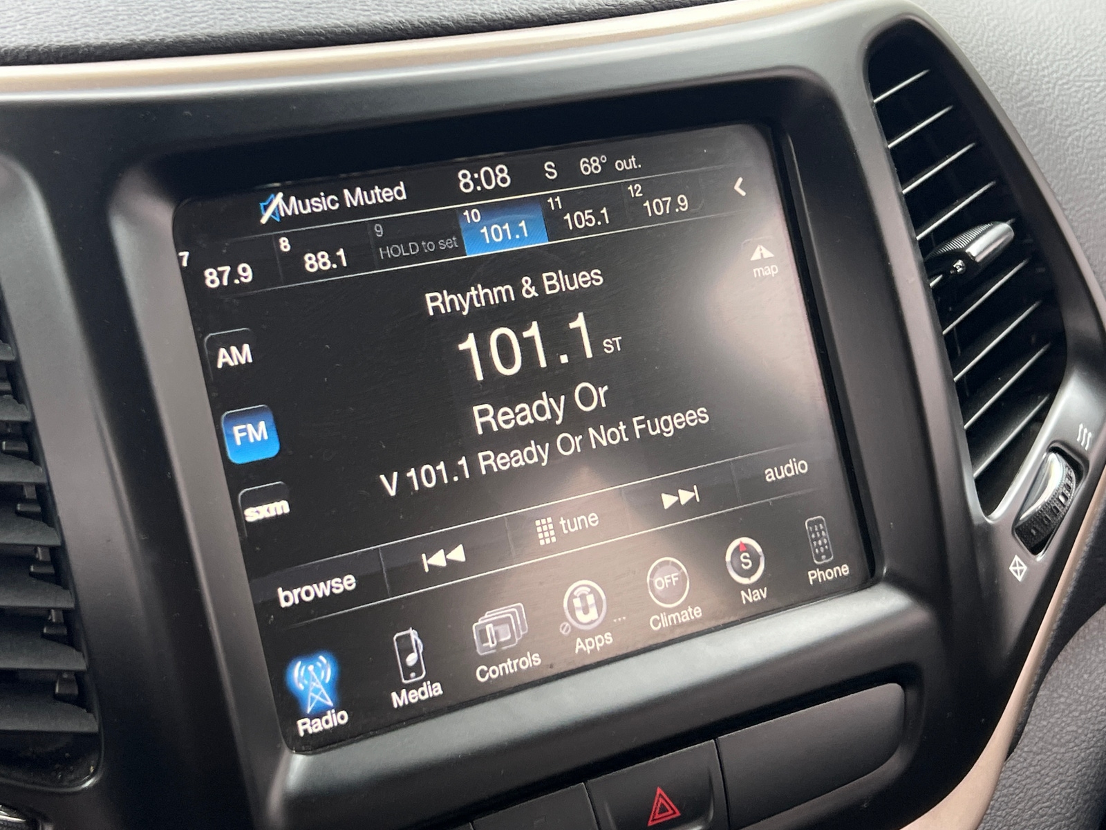 Thumbnail: 2017 Jeep Cherokee - 4