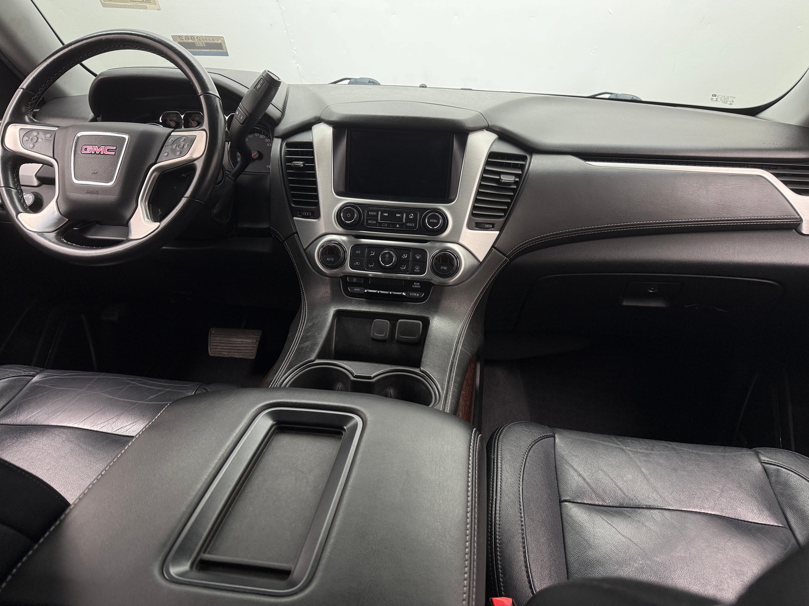 Thumbnail: 2020 GMC Yukon XL - 3