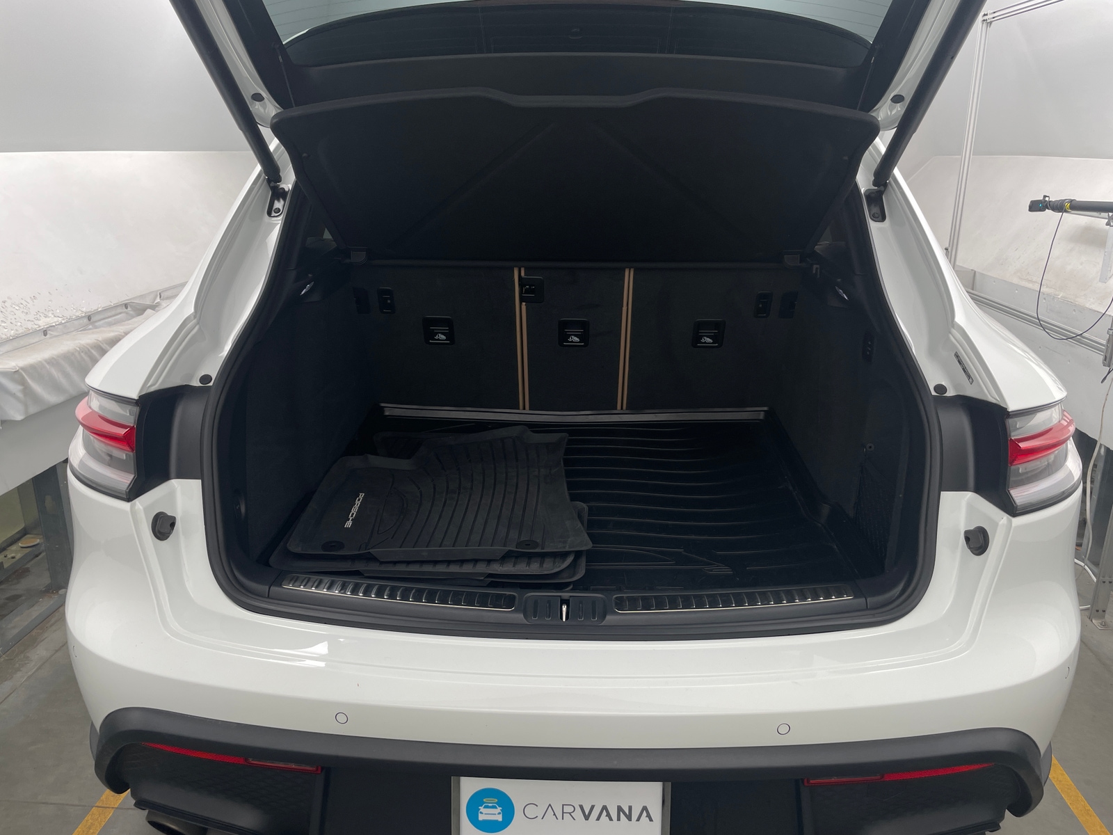 Thumbnail: 2025 Porsche Macan - 6