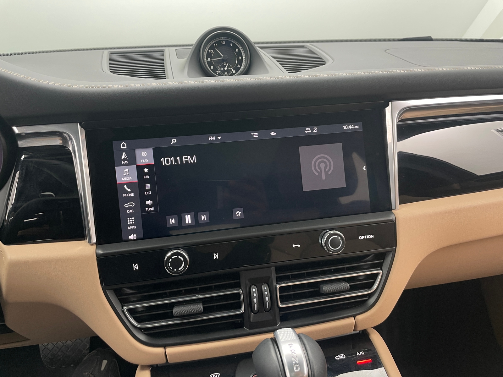 Thumbnail: 2025 Porsche Macan - 3