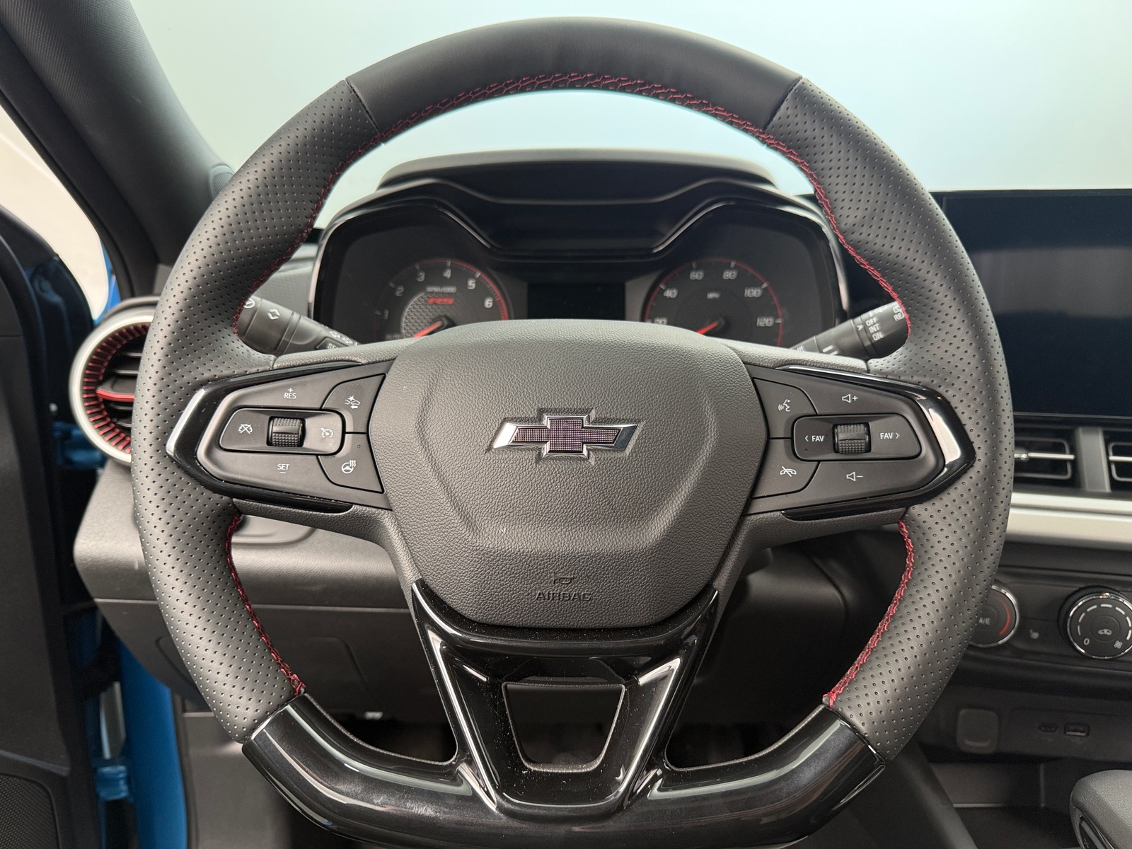 Thumbnail: 2025 Chevrolet Trax - 5