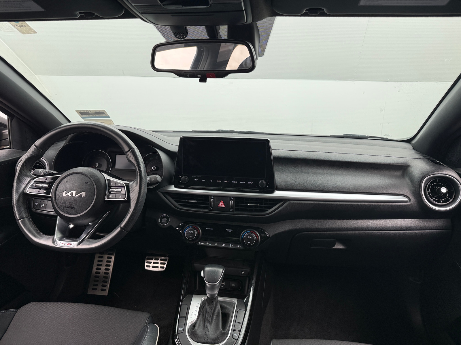 Thumbnail: 2024 Kia Forte - 3