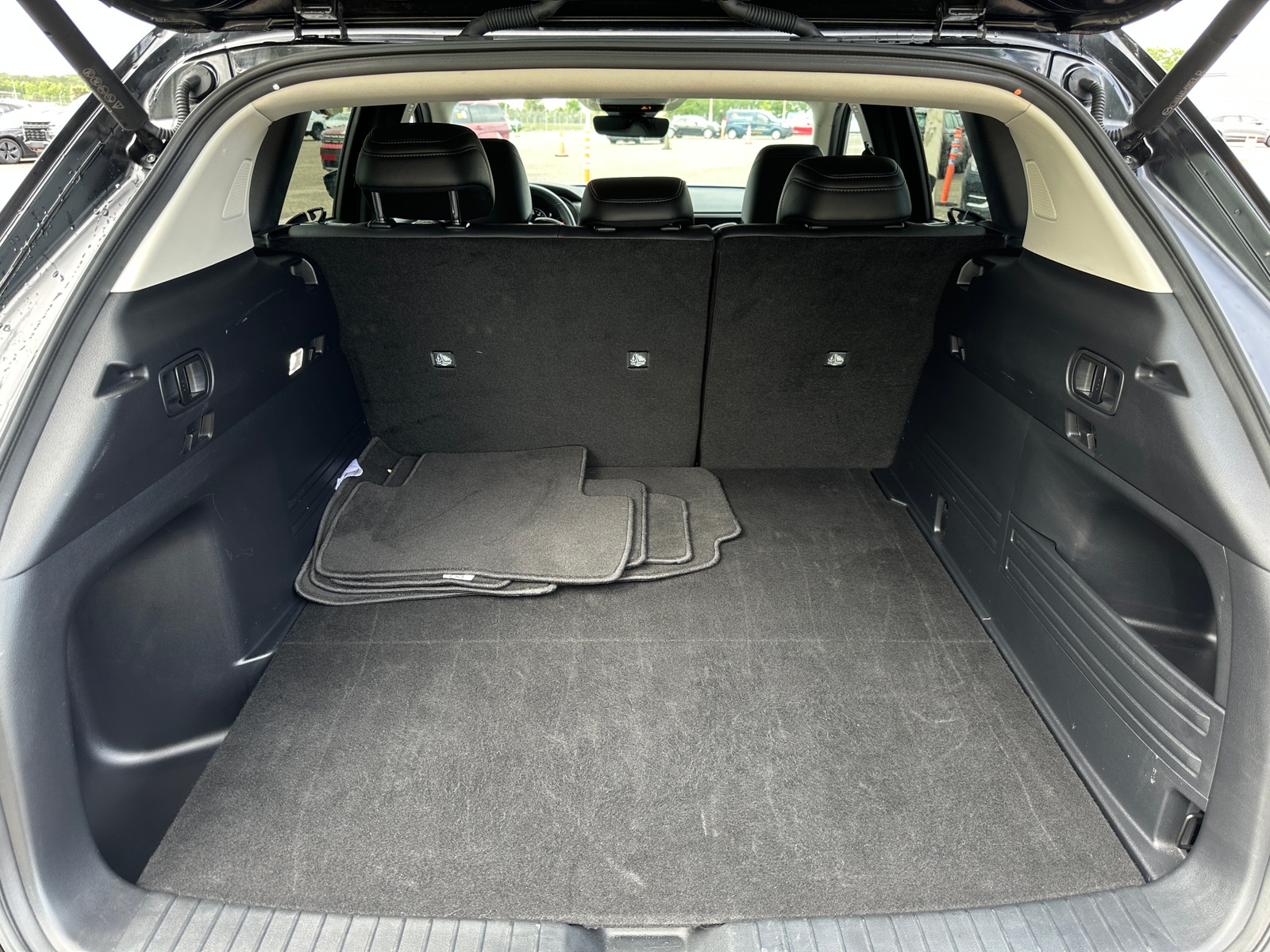 Thumbnail: 2025 Mazda CX-50 - 6