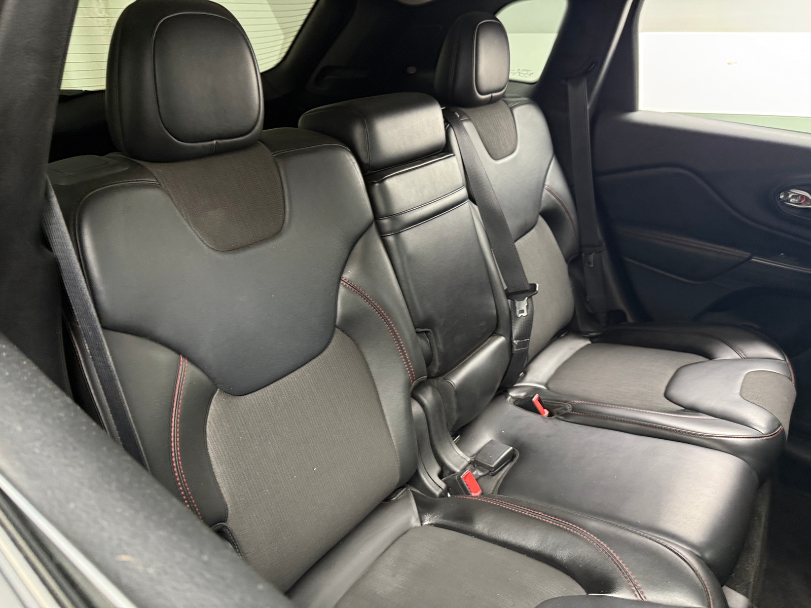 Thumbnail: 2015 Jeep Cherokee - 6