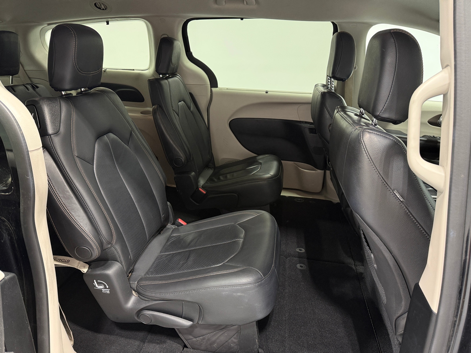 Thumbnail: 2018 Chrysler Pacifica - 5