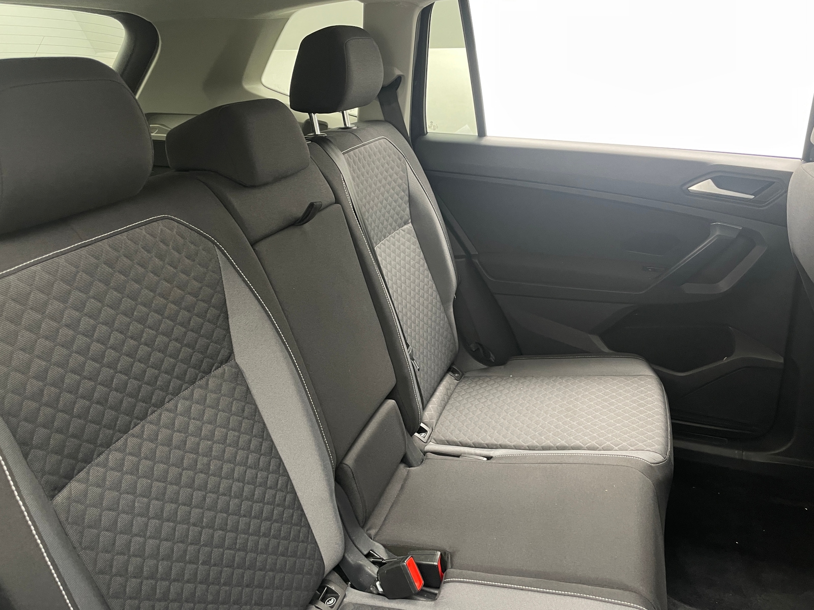 Thumbnail: 2021 Volkswagen Tiguan - 6