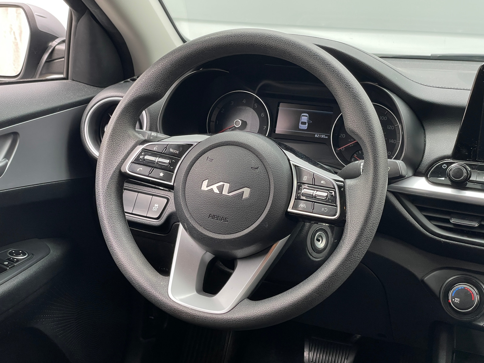 Thumbnail: 2022 Kia Forte - 5