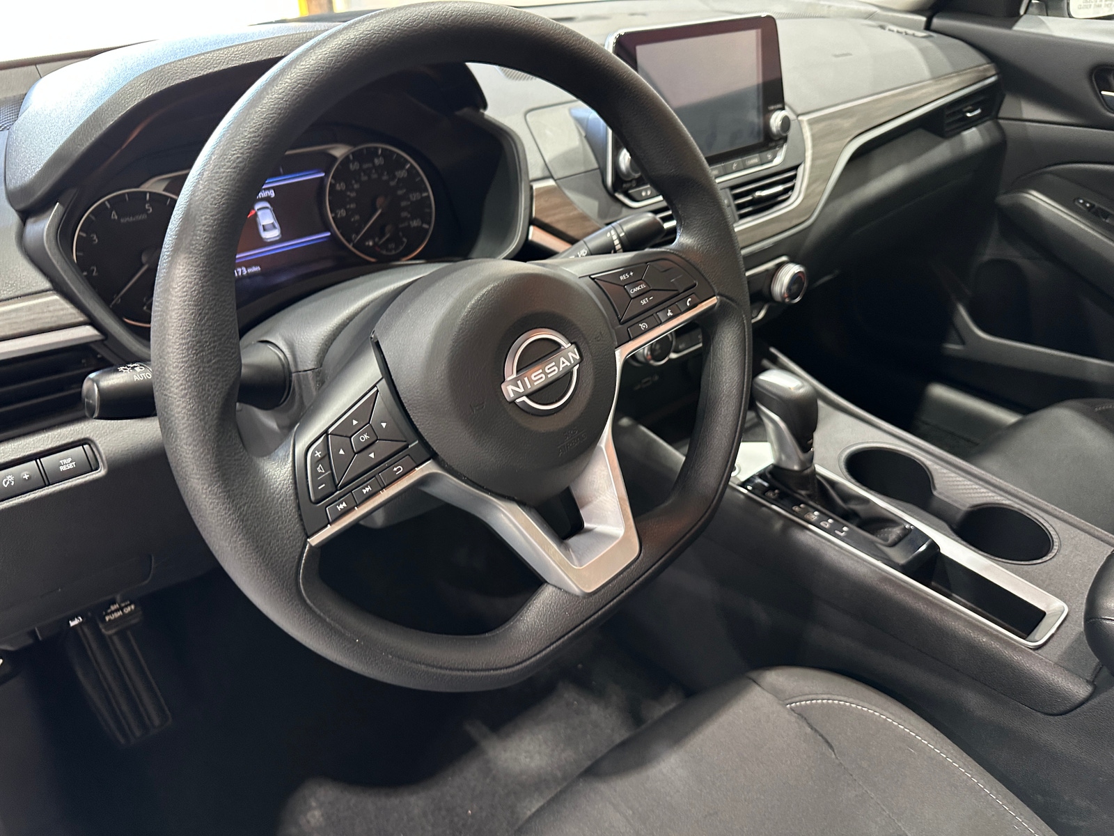 Thumbnail: 2025 Nissan Altima - 5